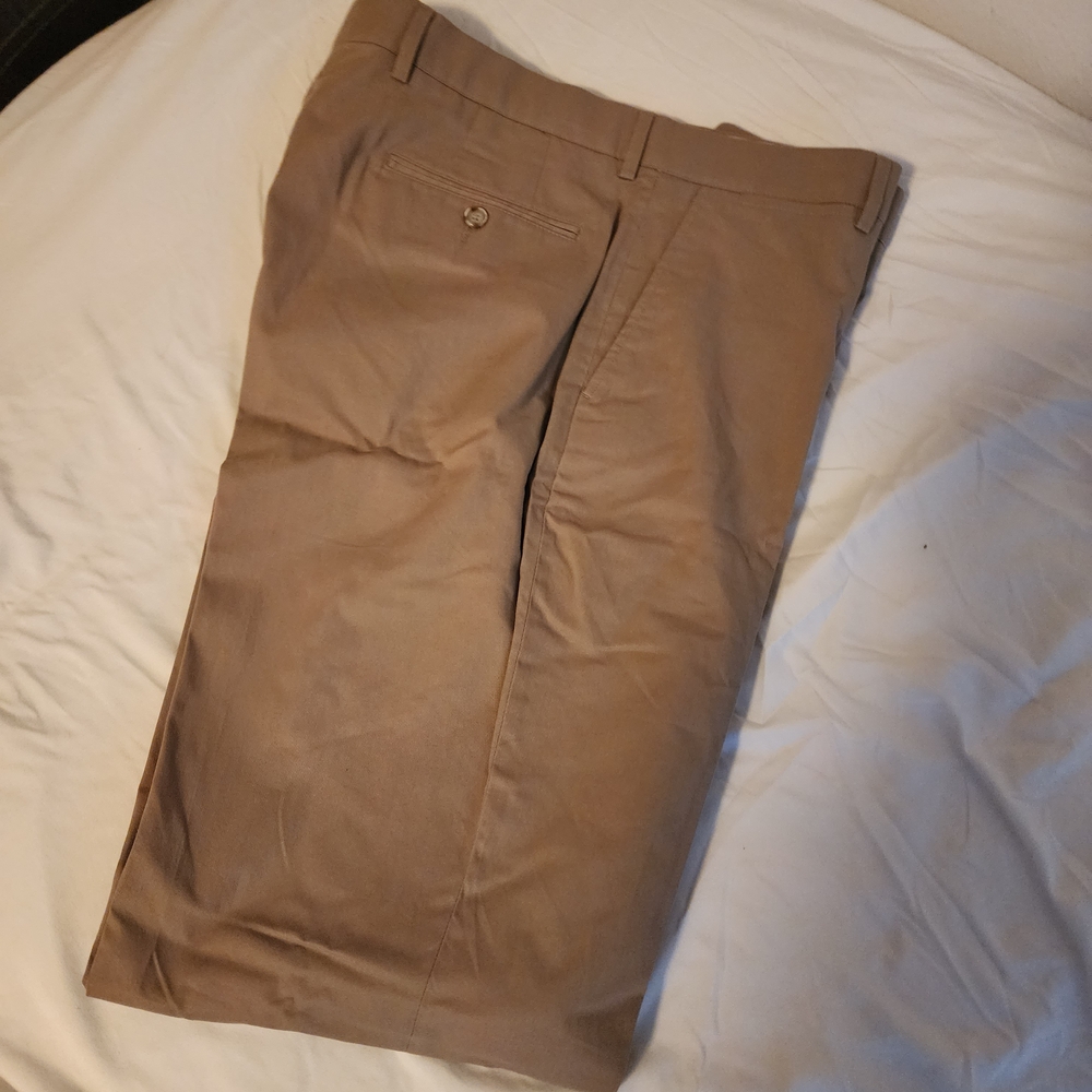Classic Men's Khaki Chinos